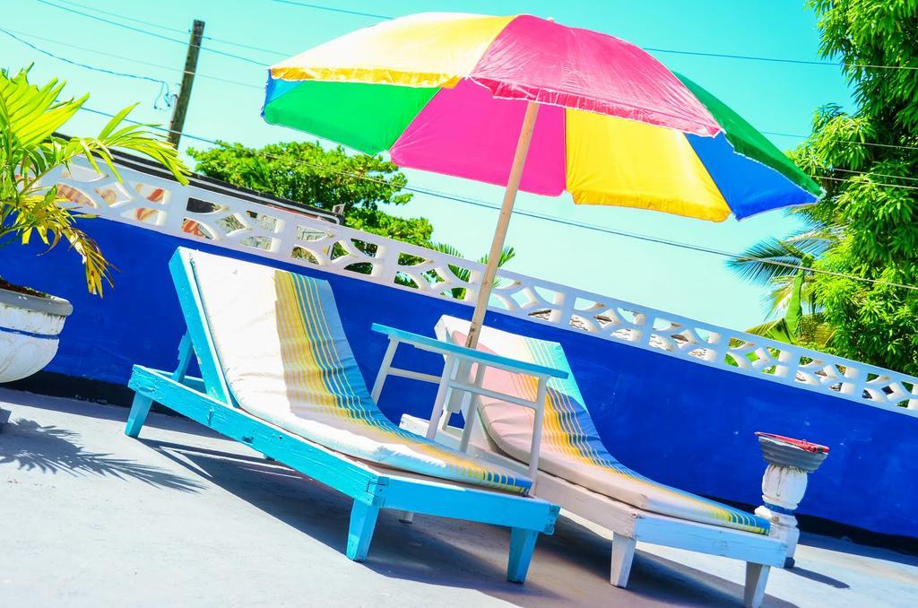 Marine View Hotel 오쵸 리오스 외부 사진
